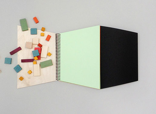 Trapecio Notebook, Color
